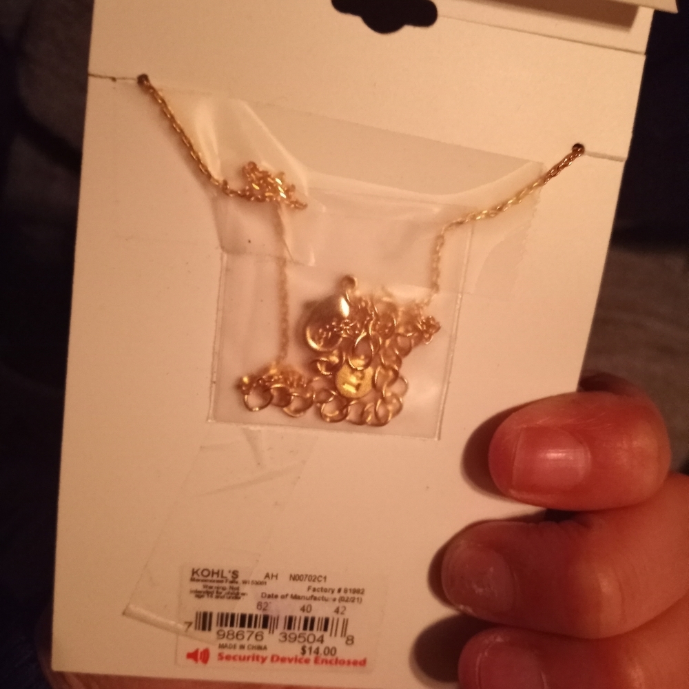 Lauren Conrad initial necklace - Picture 6 of 6